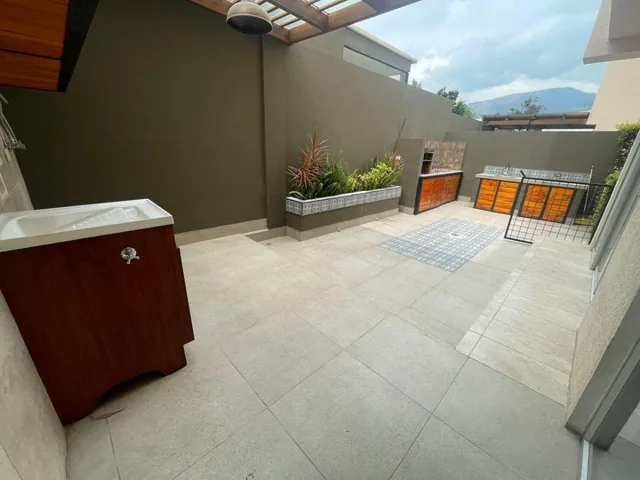 Casa de Venta Tumbaco, La Morita, Conjunto Privado, Moderna, Patio Bbq Interior — imagen 3