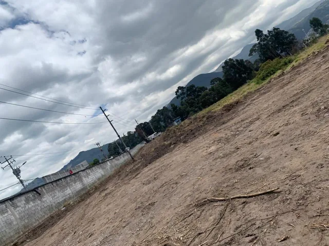Terreno de 2 Hectáreas en El Zona Industrial del Sur de Quito en Venta — imagen 4
