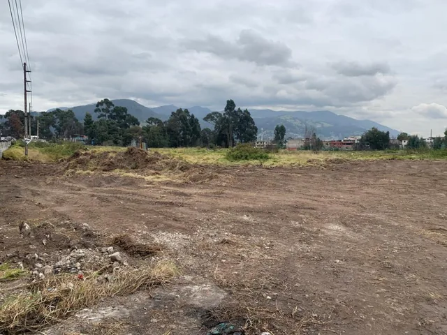 Terreno de 2 Hectáreas en El Zona Industrial del Sur de Quito en Venta — imagen 2