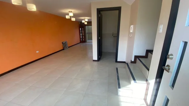 Se Vende Linda Casa de 3 Dorm. con Patio y Terraza en El Condado — imagen 2