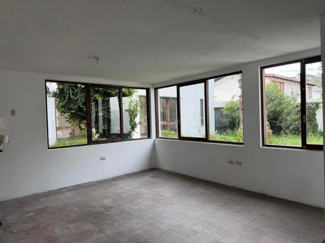Casa de 350 m² 4 Dorm., Terreno de 565 m² Quito Tenis. Gb. Provincia de Pichincha — imagen 3