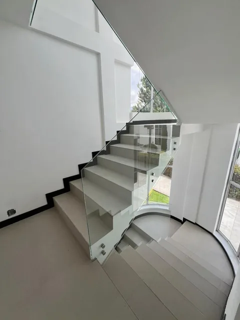 Casa Los Chillos, Conjunto Pequeño Donde Tus Hijos Pueden Crecer con Tranquilidad. Provincia de Pichincha — imagen 4