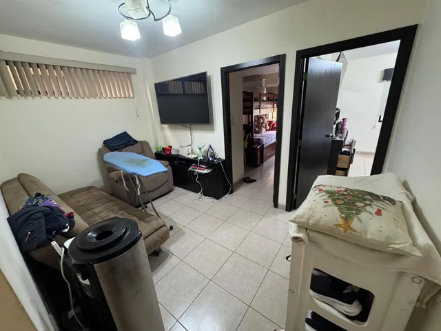 En Venta Casa de 5 Dorm. con Jacuzzi en Urb. La Romareda. Guayas — imagen 5