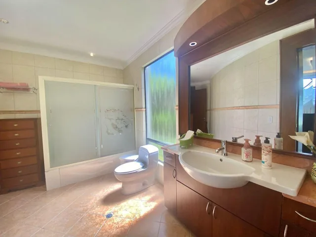 Mga / Venta Casa de Lujo en Cumbaya — imagen 2