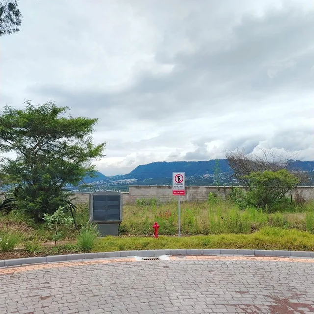 Venta en Tumbaco de Terreno Collaquí en Urbanización de Primera — imagen 3