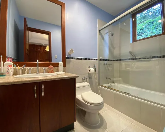 Vendo Hermosa Casa Dentro de Urbanización — imagen 3