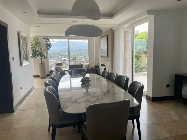 Casa de Lujo en Venta en Cumbaya en Urbanización de Lujo — imagen 4