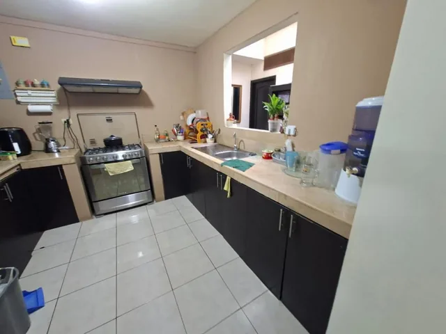 Vendo Casa 5 Dorm. Via Salitre Urb. Malaga 2, Guayas — imagen 5