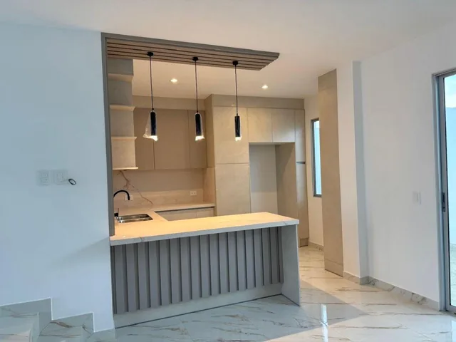 Casa de Venta Urb Cristal Azul 200 m de Terreno 137 m de Construccion $165.000, Manabí — imagen 4