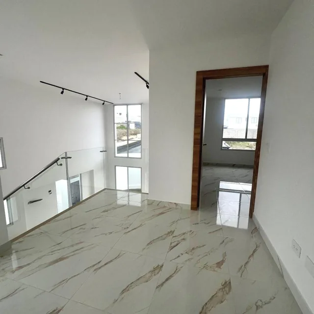 Casa de Venta Urb Cristal Azul 200 m de Terreno 137 m de Construccion $165.000, Manabí — imagen 2
