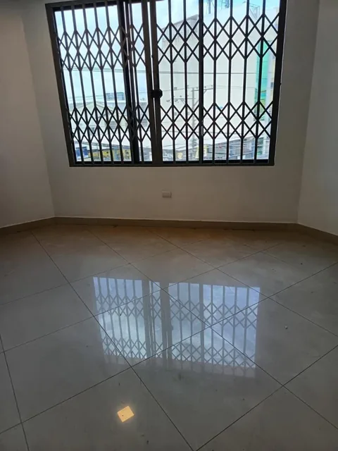 Vendo Casa Esquinera Rentera en Garzota, Guayas — imagen 3