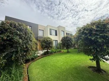 Espectacular Casa de Venta en El Club de Golf Arrayanes! Puembo! — imagen 5