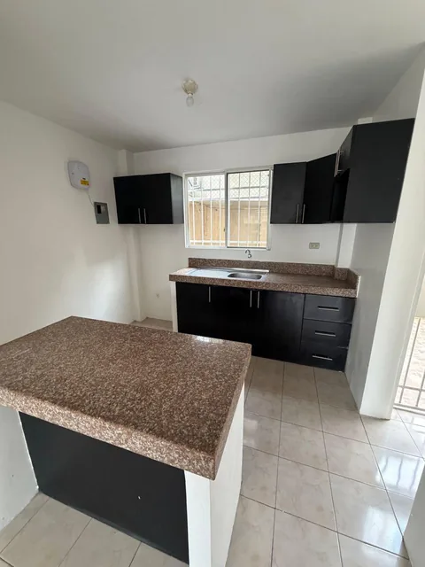 Casa de 4 Dorm. en Venta o Alquiler, Mi Lote Villa Bonita, Guayas — imagen 5