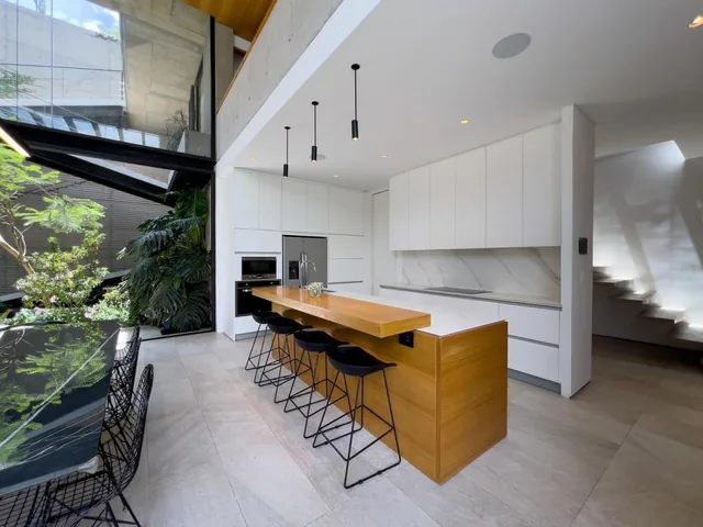 Casa de Venta Ubicada en Nayón, Moderna, Excelentes Acabados, Piscina, Vista — imagen 5