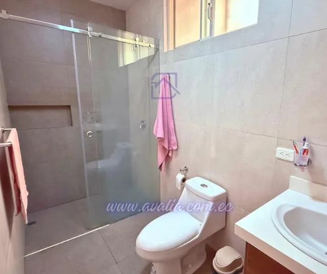 Casa Rentera en Venta, Al Norte de Riobamba Sector Las Acacias, Chimborazo — imagen 3