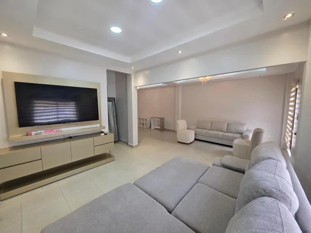 Vendo Hermosa Casa en Samanes 5, Herradura Cerrada con Guardiania 24/7, 1 Planta, Guayas — imagen 2