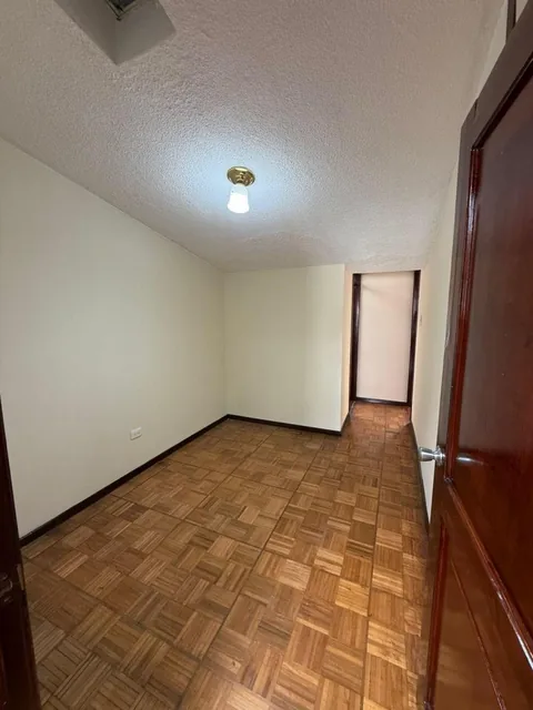Hermosa Casa con Local de Venta (Sector Machala) — imagen 4