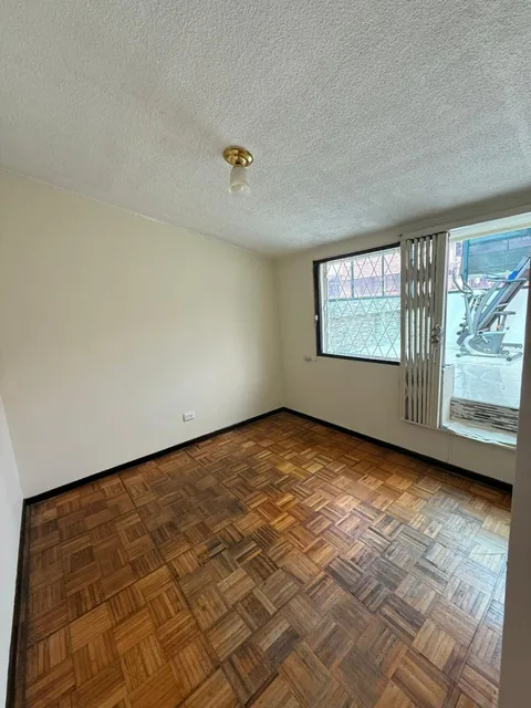 Hermosa Casa con Local de Venta (Sector Machala) — imagen 2