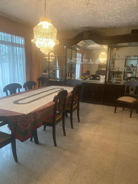 Casa Amplia 2 Plantas en Santa Cecilia (Zona Norte) — Lote 530 m² - Garaje, Patio y Garita - $229,00, Guayas — imagen 2
