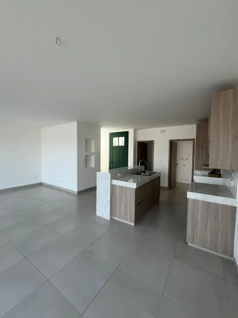 Casa en Venta en La Urbanizacion Alba del Bosque en Vía La Costa, Guayas — imagen 2
