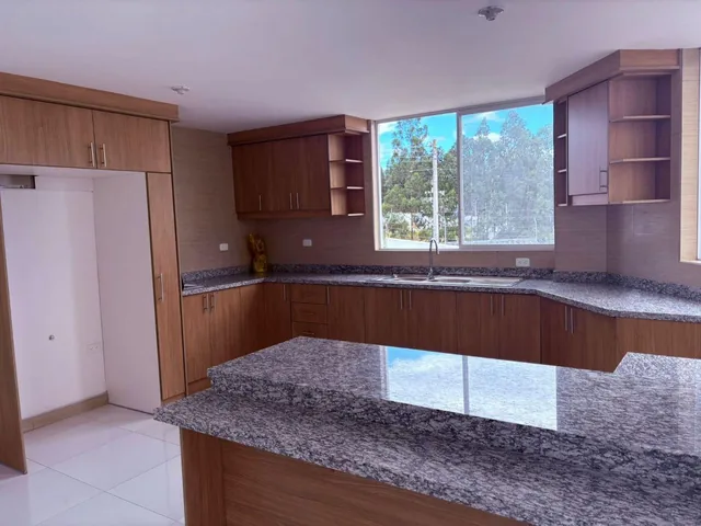 Casa 4 Habitaciones - Cashapamba 1 (Habitación en Planta Baja) — imagen 3