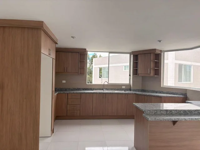 Casa 4 Habitaciones - Cashapamba 1 (Habitación en Planta Baja) — imagen 2