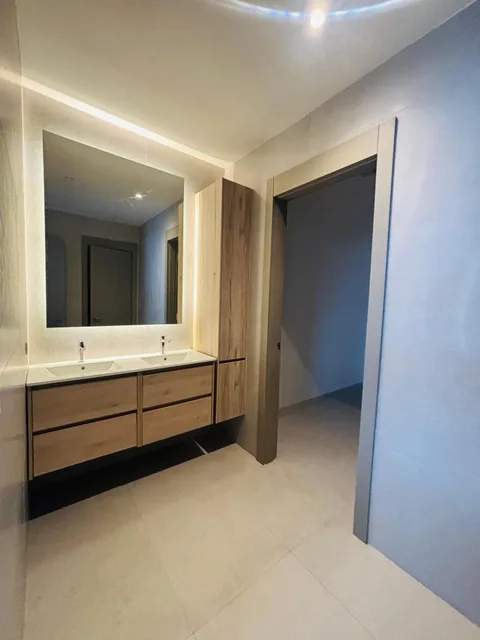 Samborondon Km 2.5 Manglero Two Departamento Vista Al Rio en Venta, Guayas — imagen 2