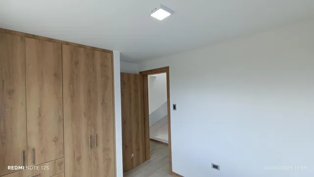 Oportunidad Vendo! Sector La Pampa, con Patio de 57 m². Provincia de Pichincha — imagen 2