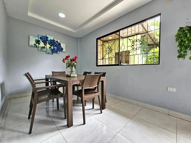 Vendo Hermosa Casa de 2 Pisos a Pocas Cuadras del Mar en La Libertad — imagen 4