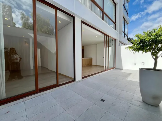 Loft en Venta por Estrenar - Sector Quito Tenis Area Social con Acceso a Patio Privado Descripción L — imagen 3