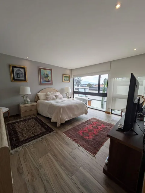 Hermosa Casa de Venta en Uno de Los Mejores Sitios de Cumbaya. San Juan — imagen 2