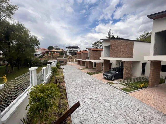 Valle de Los Chillos Sector Santa Clara Se Vende Casas No Adosadas, Modernas Dentro de Urb. Cerrada — imagen 5