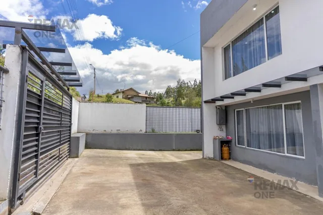 Casa en Venta en Castilla Cruz Alto El Valle en Cuenca, Azuay — imagen 2