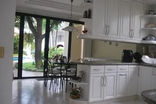 Venta Lujosa Casa Urbanización Los Olivos Ceibos con Piscina (Gim), Guayas — imagen 4