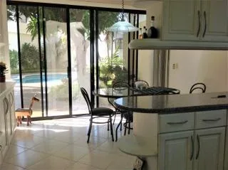 Venta Lujosa Casa Urbanización Los Olivos Ceibos con Piscina (Gim), Guayas — imagen 2