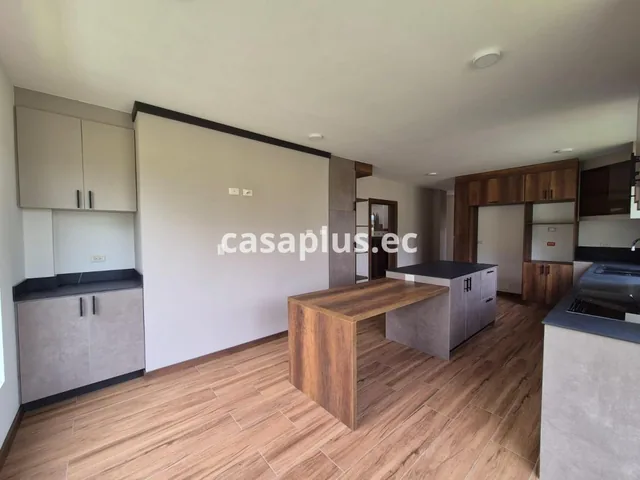 Casa por Estrenar en Venta en Belisario Quevedo en Latacunga, Cotopaxi — imagen 2