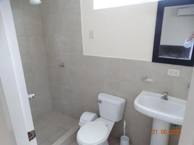Departamento Frente Al Mar en Venta en Crucita, Manabí — imagen 4