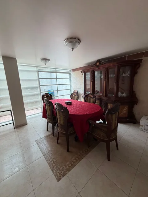 Hermosa Casa de Venta Sector Real Audiencia — imagen 5