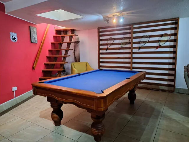 Venta Casa 4 Dorm. Sector El Condado — imagen 2