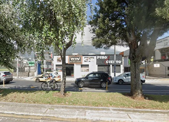 Terreno Comercial en Venta – Av Amazonas y Gaspar de Villarroel — imagen 3