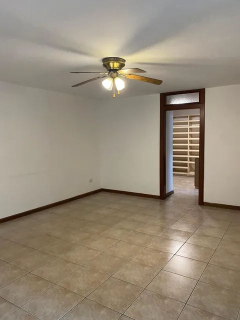 Vendo Casa en Urb. Los Parques, Guayas — imagen 4