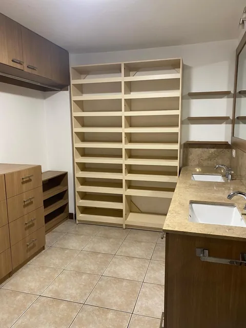 Vendo Casa en Urb. Los Parques, Guayas — imagen 2