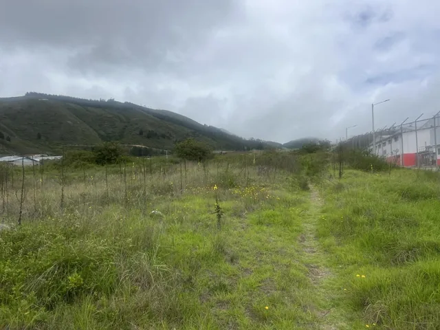 Mitad del Mundo Terreno de Venta Industrial — imagen 5