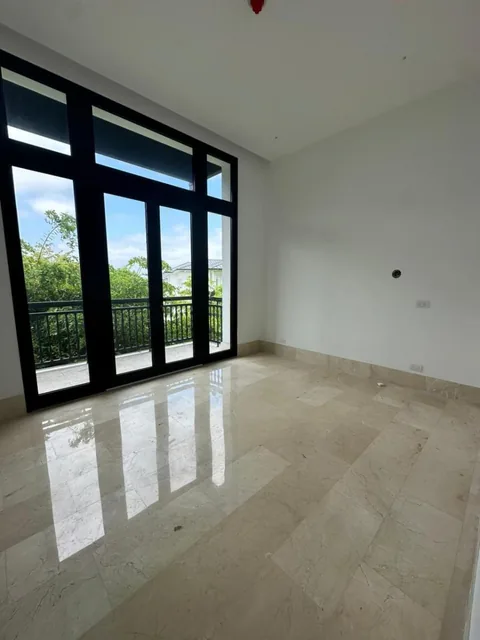 Plaza Lagos - Departamento de Lujo con Vista Al Lago en Venta - 6.5 Sambrondon, Guayas — imagen 2