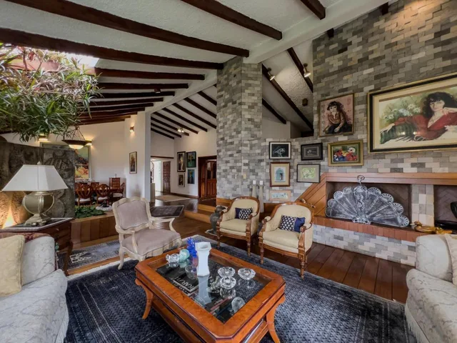 Casa de Venta Ubicada Dentro de Urbanización Muy Segura y Exclusiva, Sector Colegio Menor — imagen 2