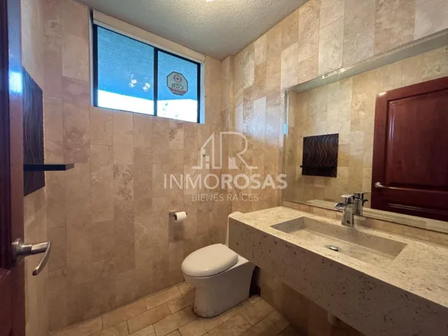 Vendo Amplio Departamento $175.000 Urb. El Condado 240 m² con 3 Dorm. y 2 Parq — imagen 4