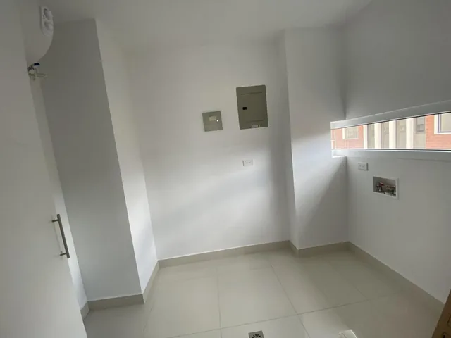 Departamento de Venta 3 Dorm. en Monteserrín, Quito — imagen 5