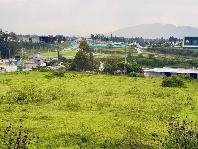 Vendo Terreno de 1 Has en Tababela (Redondel Aeropuerto y Vía Pifo El Quinche) — imagen 2