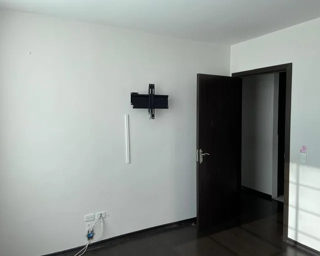 Vendo Departamento de 3d. en Santa Lucía (Quito, Excelente Precio) — imagen 4