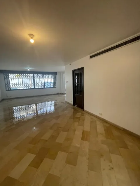En Venta Casa de 3 Dorm. con Patio, Ubicada en Los Ceibos, Guayas — imagen 2